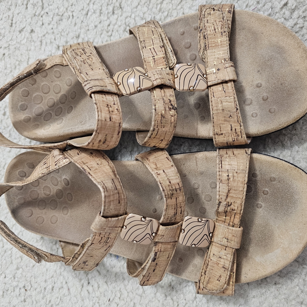 Vionic Women's Amber Sandal Gold Cork 9W Wide GUC Adjustable Comfy Arch Support